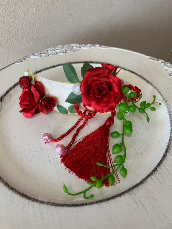 赤薔薇のバレッタ兼髪飾り 2枚目の画像