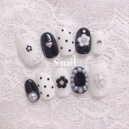 168 】ネイルチップ フレンチガーリー モノトーン ハート ドット 黒 白