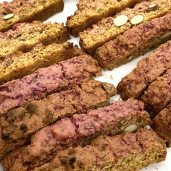 オーガニックスイーツ　ビーツビスコッティ　米粉使用グルテンフリー商品　一口サイズ 4枚目の画像