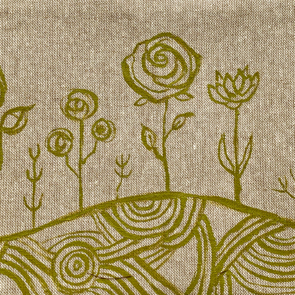 ★筆描き★コットンリネンの文庫サイズブックカバー　丘に咲く野花　生成り x オリーブ 6枚目の画像