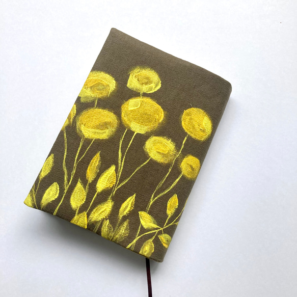 【手描き】印象絵画のような黄色いお花　コットンリネンブックカバー　文庫サイズ　カーキ x イエロー 2枚目の画像