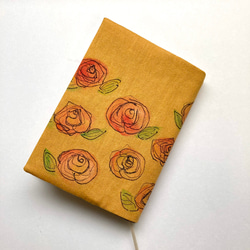 【原画】薔薇で一杯のコットンリネン手描きブックカバー　マスタード　文庫サイズ 2枚目の画像