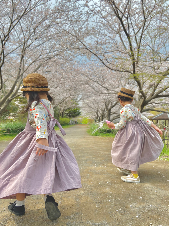 ナチュラルさんのエプロンワンピース　生成り ロング丈　プリンセスワンピ　ハーフリネンのボリュームワンピ 10枚目の画像