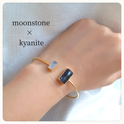 moonstone × BlackRutiru bangle /ムーンストーン ブラックルチルバングル　ブレスレット 3枚目の画像