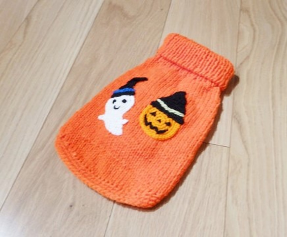 ハロウィンペットニットウェア 送料込み・刺繍・暖か手編み 2枚目の画像