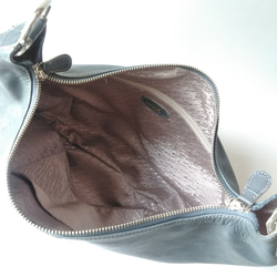 【送料無料】ブルーグレー革の柔らかムーンバッグ 5枚目の画像