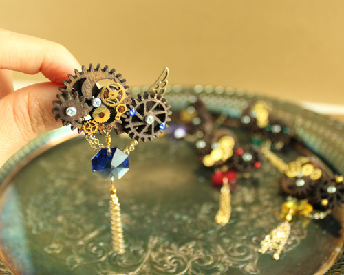 スワロフスキー 風車 SYLVANIA 9007 SilverStar zXe Gold Halogen Headlight Bulb, 2 Pack