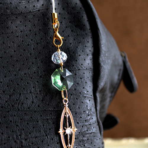 オクタゴンのサンキャッチャーストラップ（全8色）Swarovski crystal