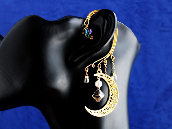 新月形和百慕大藍色耳鉤：金色（使用施華洛世奇水晶） 第3張的照片
