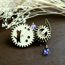 [限量庫存] Spinning gear Cat and star brooch A (紫水晶) with Swarovski 第1張的照片