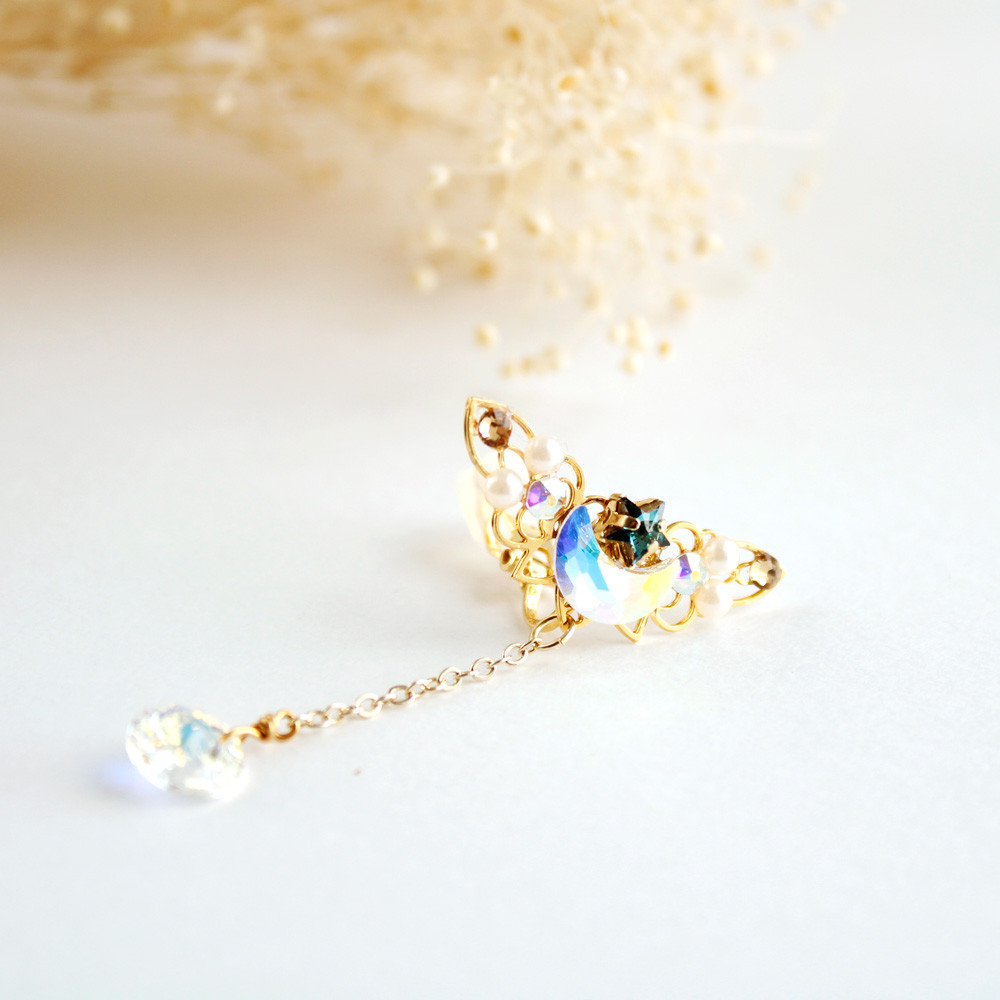 痛くないイヤカフ⭐︎ 三日月と星のイヤーカフ☆Swarovski crystal（ゴールド）        Ω