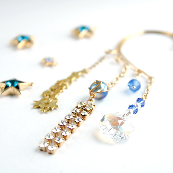 流星のイヤーフック (Swarovski crystal使用）【一点もの】 3枚目の画像