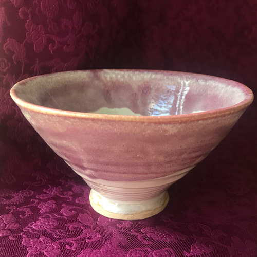 美しい古美術蔵からクリームチーズケーキの様な美しい釉薬の抹茶茶碗