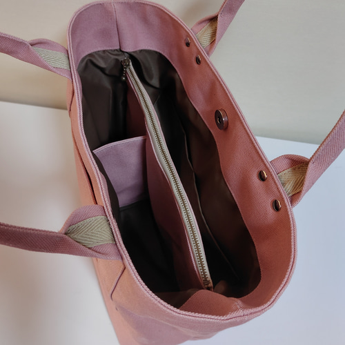 仕切りでスッキリ帆布トートバッグM（くすみピンク） トートバッグ