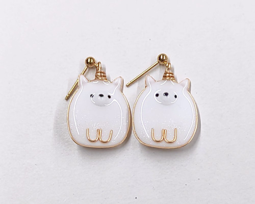 ムックです♡ビジュー.ハンドメイドピアス.イヤリング♡ ♡ハンドメイド♡ビジューピアスorイヤリング№116蓄光ホタルガラス