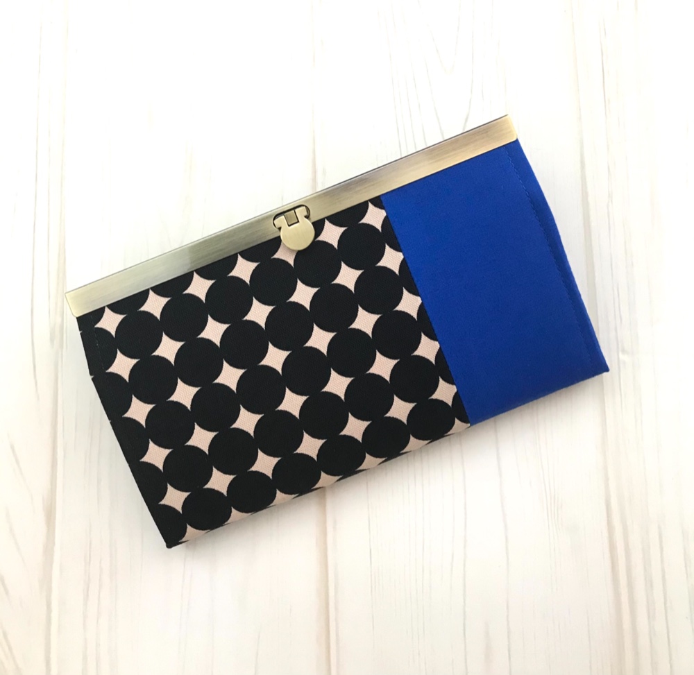 ブラック・マーブル柄×ブルー・長財布