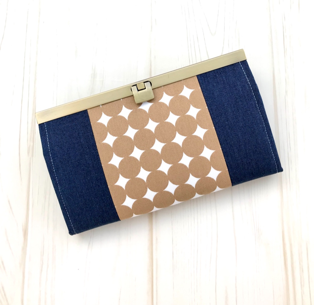 モカドット柄×デニム《INDIG》・長財布 4,601円