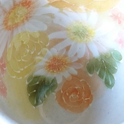 母の日Creema2024陶器市工房ゆずりは　鮮やかな黄色に白い花が映えてとても綺麗です　43996　黄彩色絵花 5枚目の画像