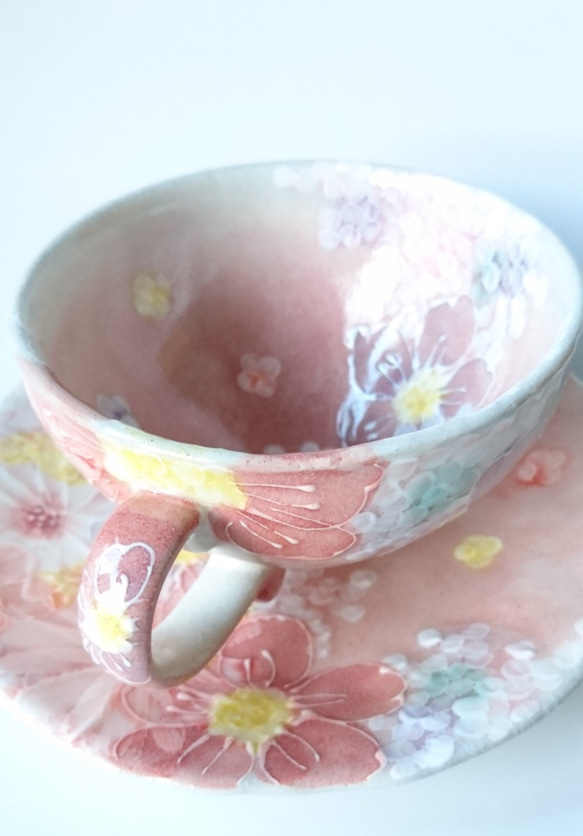 ゆずりは花柄のカップとソーサーセット 工房ゆずりは カップ＆ソーサー ピンク系の繊細な花柄がとても