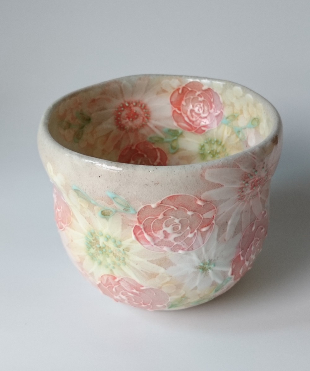 工房ゆずりは ふくふく碗　鮮やかな紅色の花柄がとても印象的紅彩優花　49202