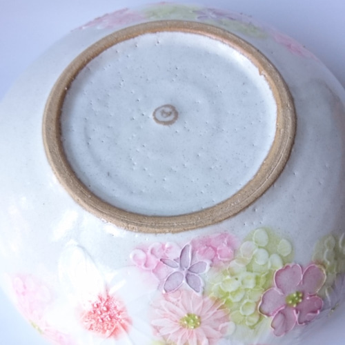 工房ゆずりは預け鉢 繊細な絵付けの花柄がいかにも工房ゆずりは