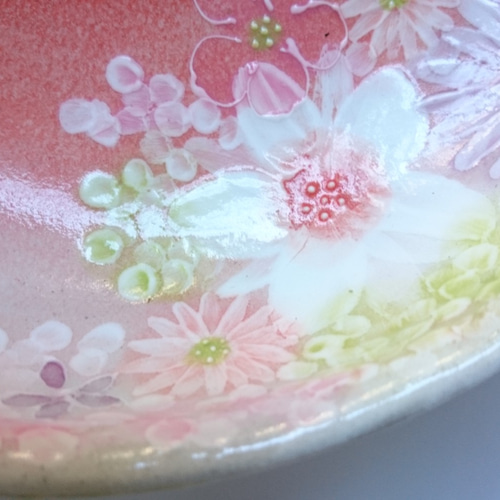 工房ゆずりは預け鉢 繊細な絵付けの花柄がいかにも工房ゆずりは