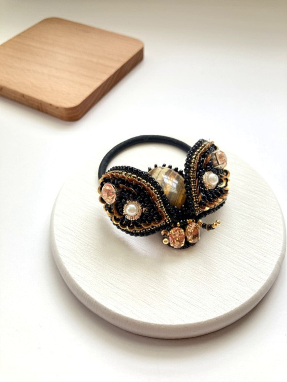 ジュエリー昆虫ヘアアクセサリー_シャンパンオートクチュール手作り刺繡立体ビーズ刺繡 1枚目の画像