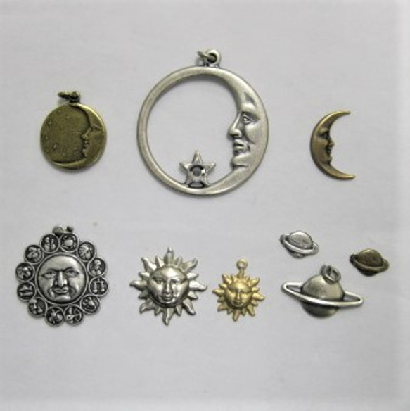 アクセサリーパーツのサンプル販売・土星と月と太陽 ペンダントトップ 