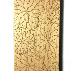 和柄(菊) カエデ木 iPhone6/6S/7 用ケース　real maple wood case 1枚目の画像