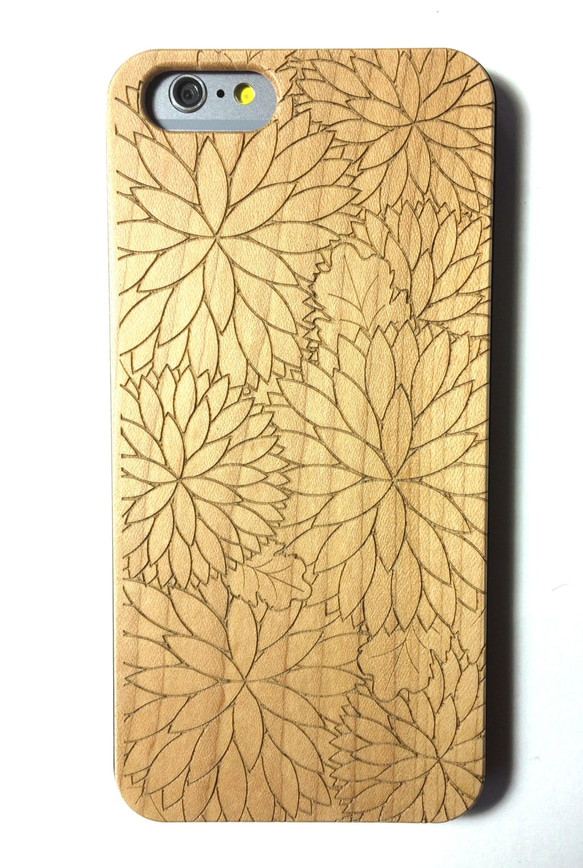 和柄(菊) カエデ木 iPhone6/6S/7 用ケース　real maple wood case 1枚目の画像