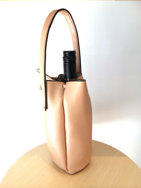 Leather Wine bucket bag pink beige 本革 ワインバッグ ピンクベージュ 2枚目の画像