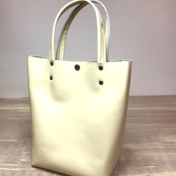 本革ハンドバッグ オフホワイト　Hand bag off white leather 1枚目の画像