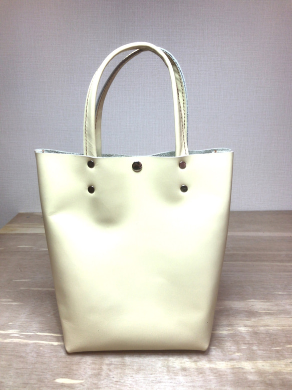 本革ハンドバッグ オフホワイト　Hand bag off white leather 3枚目の画像