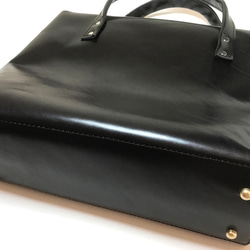 本革トートバッグ  大 黒　底板 鋲付き 自立タイプ　Black leather tote bag self stand 3枚目の画像