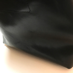 本革トートバッグ  大 黒　底板 鋲付き 自立タイプ　Black leather tote bag self stand 4枚目の画像