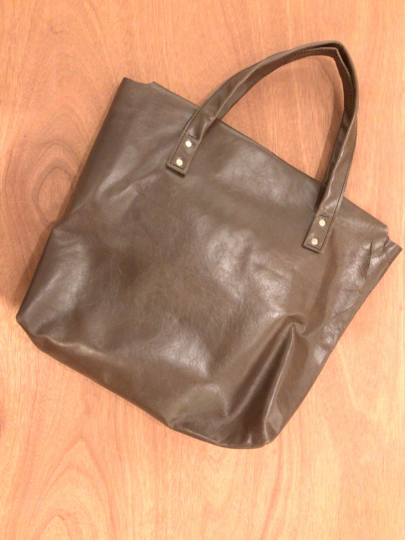 本革トートバッグ 大 バーントアンバー　Burnt amber leather tote back 2枚目の画像