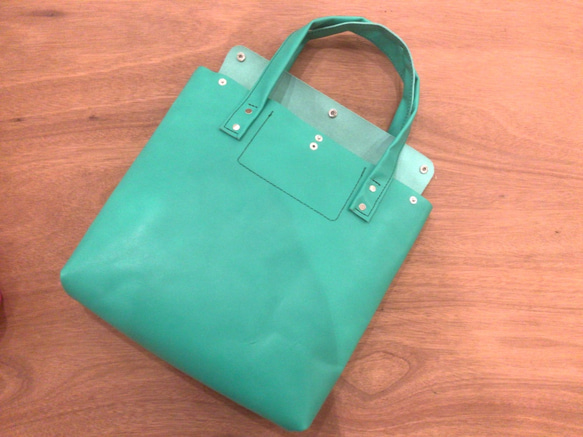 本革トートバッグ 中　ケリーグリーン　Kelly green leather tote back 2枚目の画像