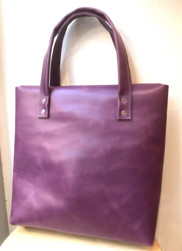 本革トートバッグ 中　ナス色 　Egg plant color  leather  tote back 2枚目の画像