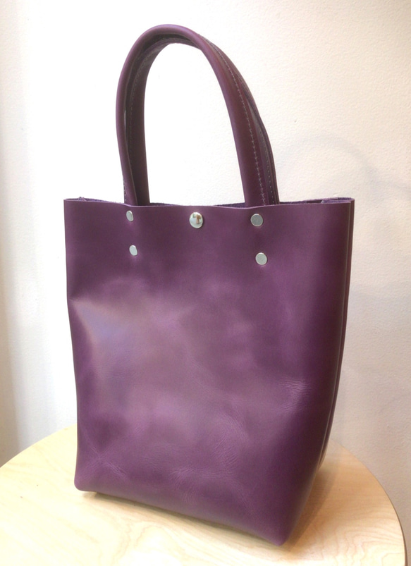 本革ハンドバッグ　ナス色　Hand bag Eggplant color lather 1枚目の画像