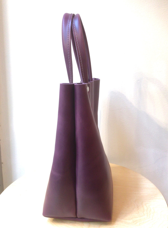 本革ハンドバッグ　ナス色　Hand bag Eggplant color lather 2枚目の画像