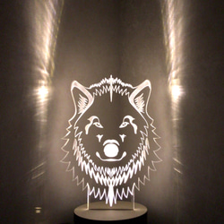 アクリル　狼 LED 照明スタンド 5枚目の画像