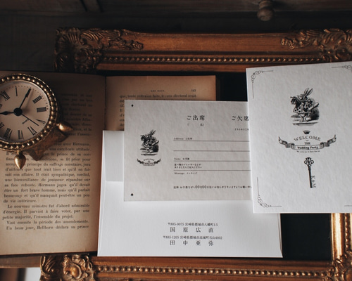 アリス柄　オーダー受付 Amazon.co.jp: 不思議の国のアリス ヤングオイスター IDカードホルダー