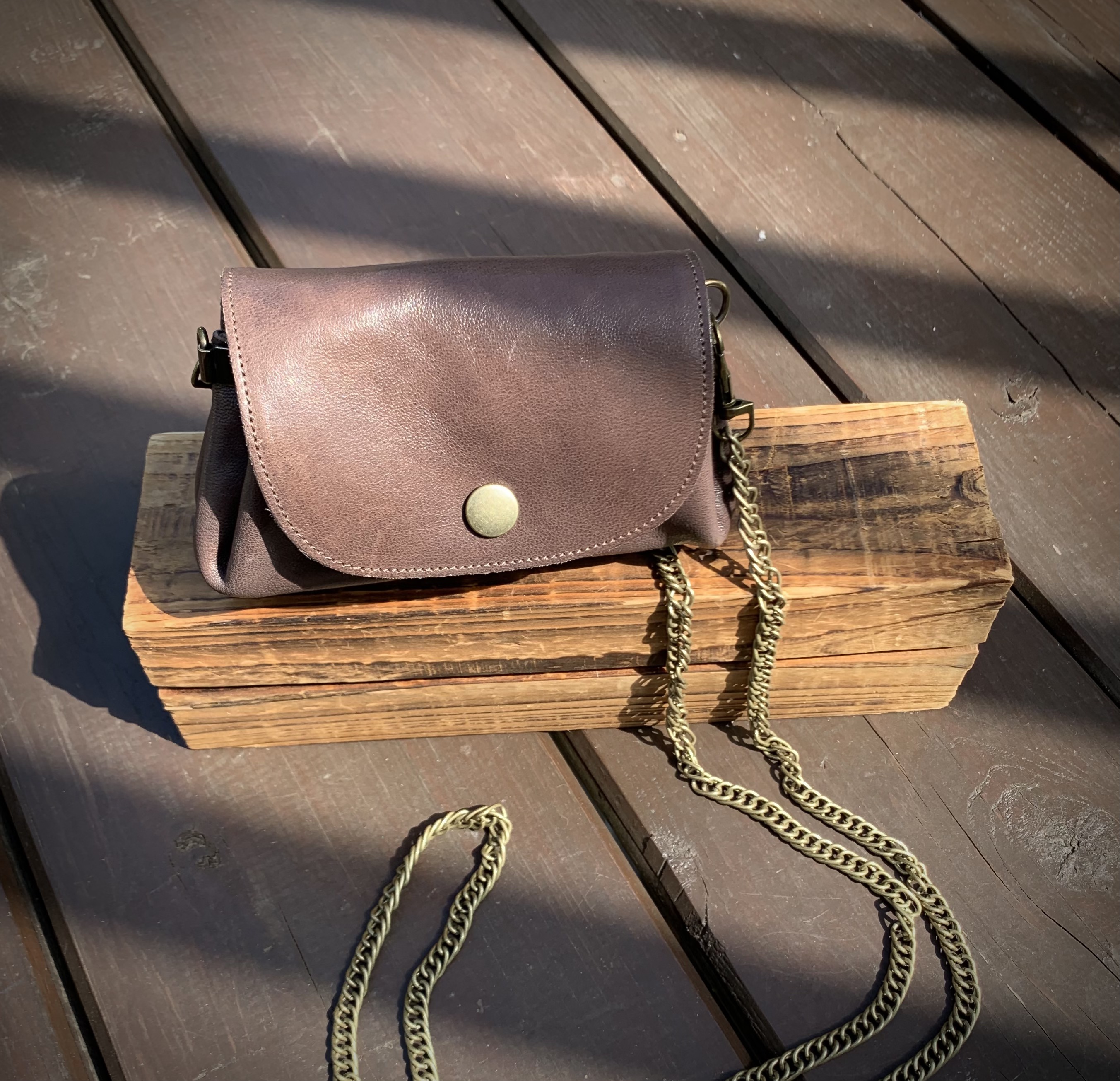 丸みの可愛いミニバッグ　S   牛さんの革　カフェモカ