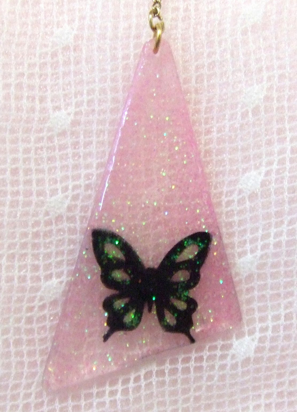 特価・蝶のトライアングル片耳ピアス 1枚目の画像