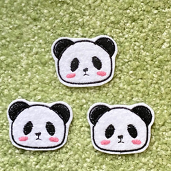 【送料無料】パンダのお顔　刺しゅう　アイロンワッペン 2枚目の画像
