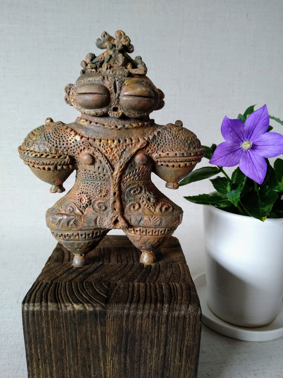 縄文の祈り 〔木粉粘土で制作した遮光器土偶です〕 ◎Mサイズ