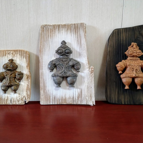 縄文の祈り 《 パネル土偶・A 》 ※木粉粘土によるハイレリーフ作品 