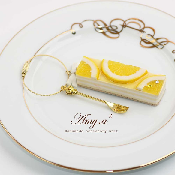 レモンヨーグルトケーキのバッグチャーム 1枚目の画像