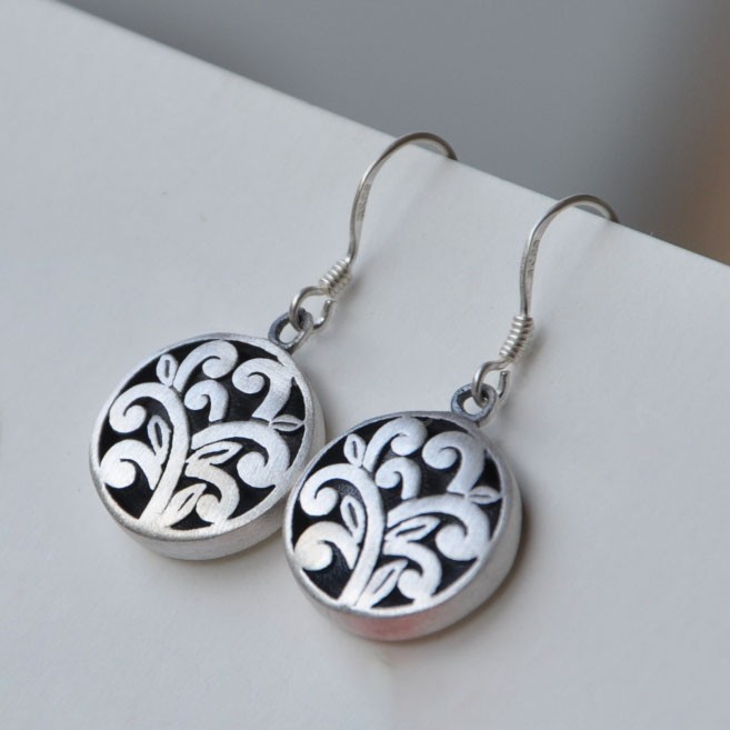 925スターリングシルバー刻まれたラウンドペンダント手作りフラワーイヤーフック