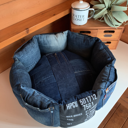 みやみち様【リメイクデニムベッド】 デニムリメイク ☆ペットベッド No.001 クッション・ベッド blue